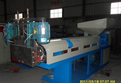 【EVA 新料、回料熱切風冷造粒機生產(chǎn)線】