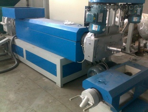 有前途的陽(yáng)光產(chǎn)業(yè)順民塑料造粒機(jī)給你機(jī)會(huì)-順民塑料機(jī)械制造廠